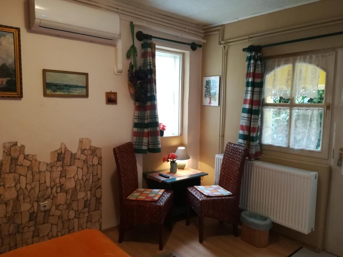 Castello Vendeg Es Apartmanhaz Eger Eksteriør bilde