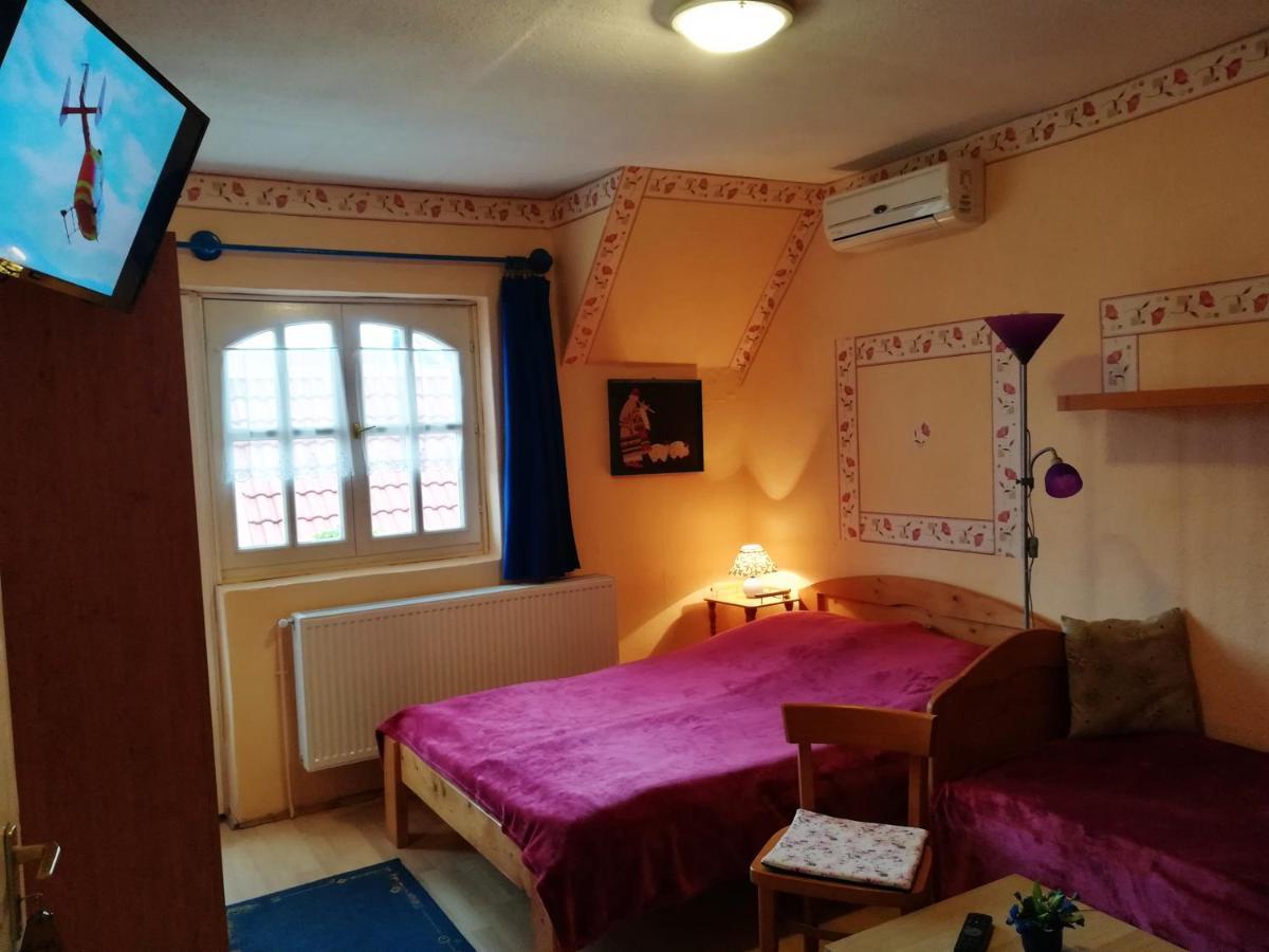 Castello Vendeg Es Apartmanhaz Eger Eksteriør bilde