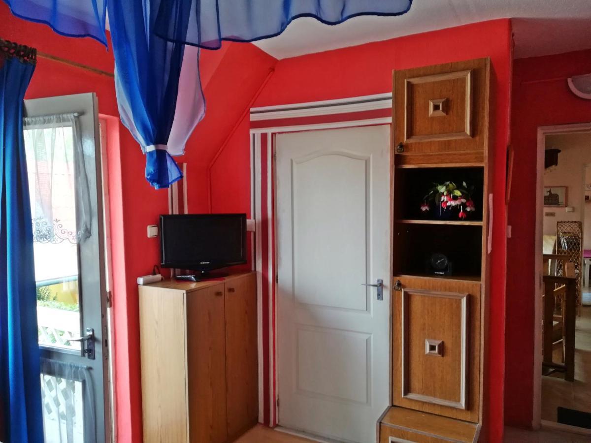 Castello Vendeg Es Apartmanhaz Eger Eksteriør bilde